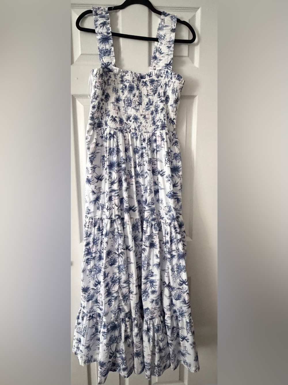 Abercrombie & Fitch White and Navy Floral Dress